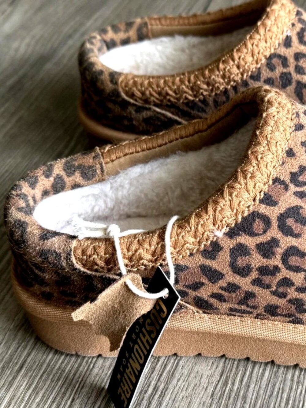 CUSHIONAIRE Leopard Print Genuine Suede Cozy Slippers Faux Fur 8 M NWT - Picture 5 of 15